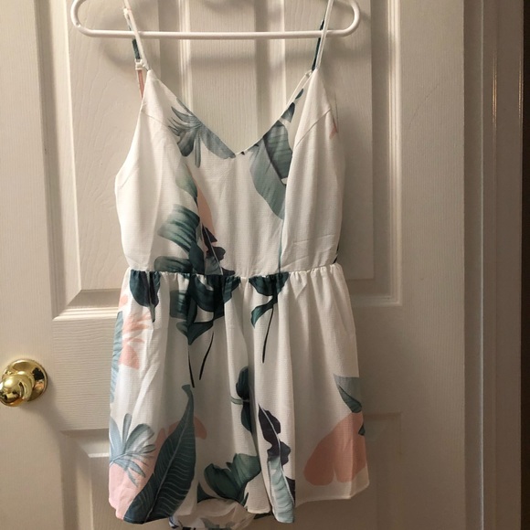 Cute summer floral romper - Picture 2 of 5